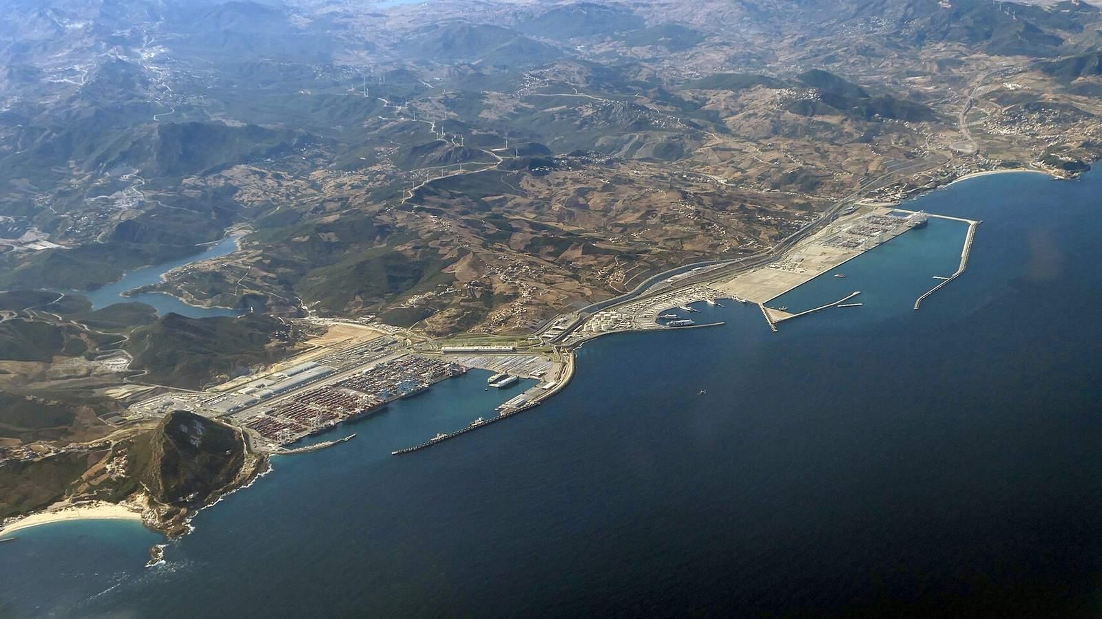 Vue aérienne du port de Tanger Med, sur la côte nord du Maroc