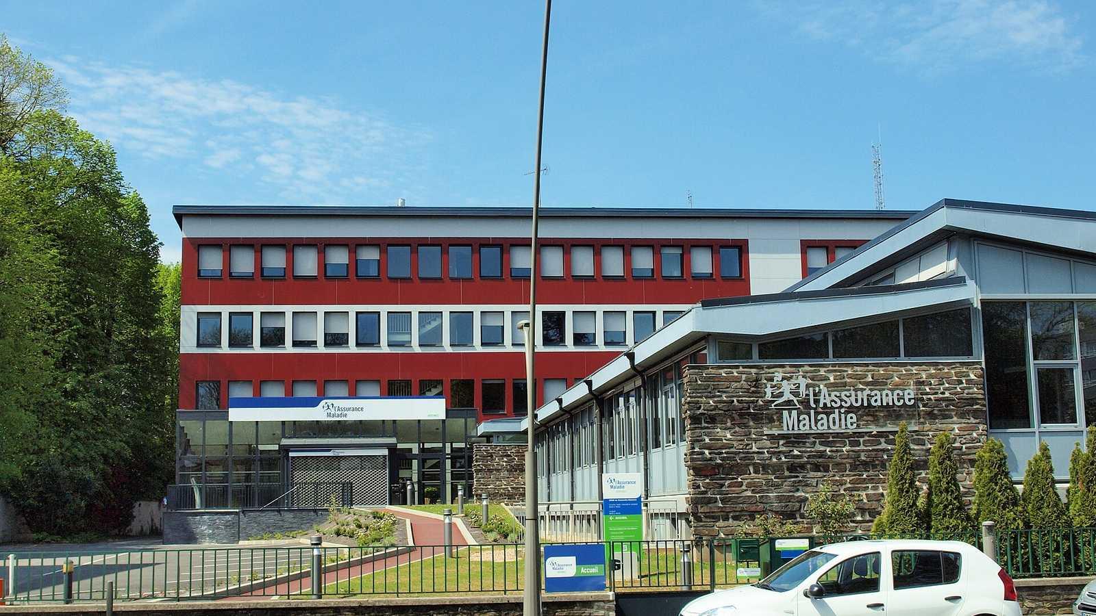 Façade du bâtiment de la caisse primaire d'assurance maladie de Charleville-Mézières, dans les Ardennes